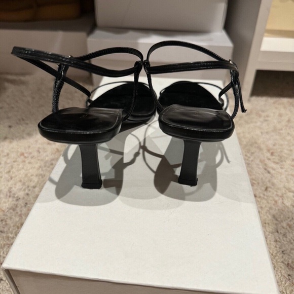 The Row Women's Black Bare Leather Sandals Size 37.5 - Picture 6 of 6